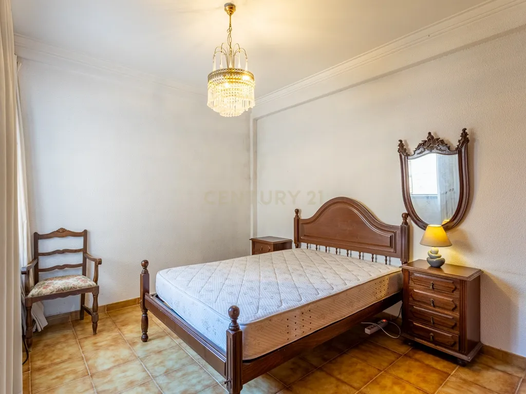 Apartamento T2 com garagem na Costa da Caparica - Image 11