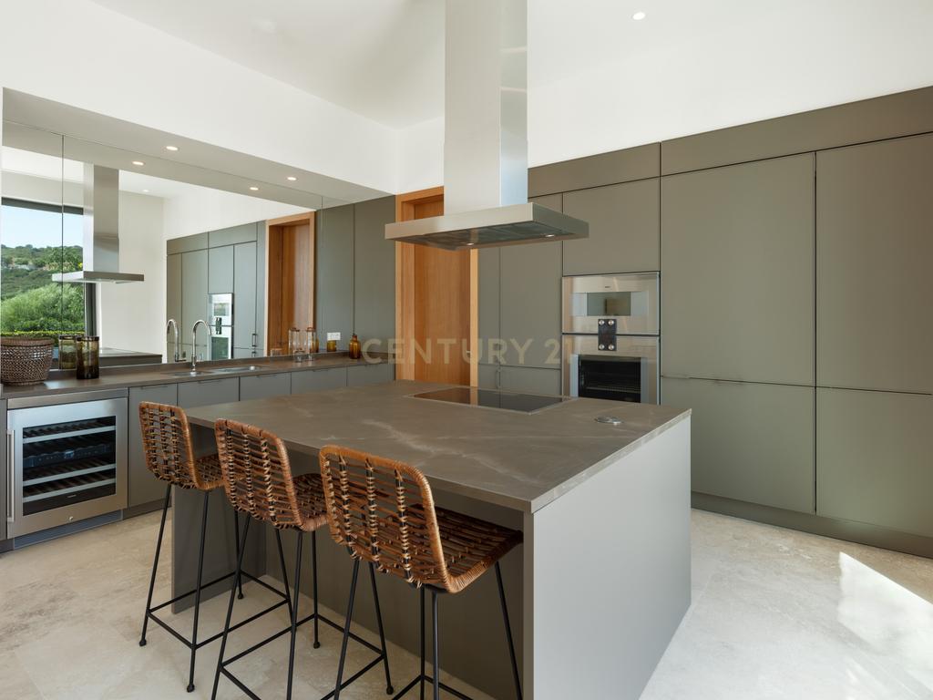 Villa Green 10: Elegância Contemporânea e Luxo à Beira do Golfe na Finca Cortesin - Image 12