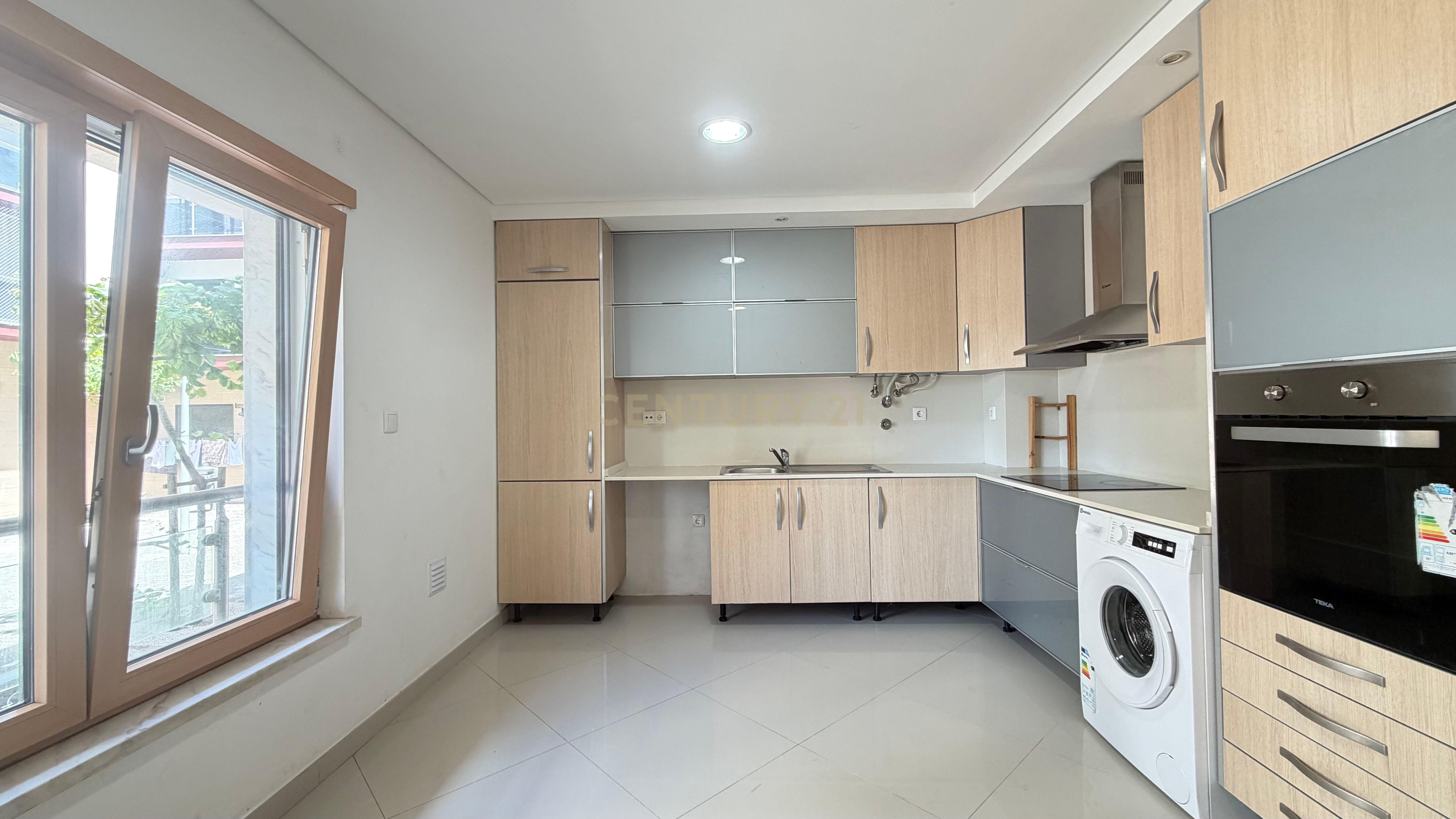 Fotografia 6 de Apartamento T4 com Arrecadação, na Cascalheira, Pinhal Novo