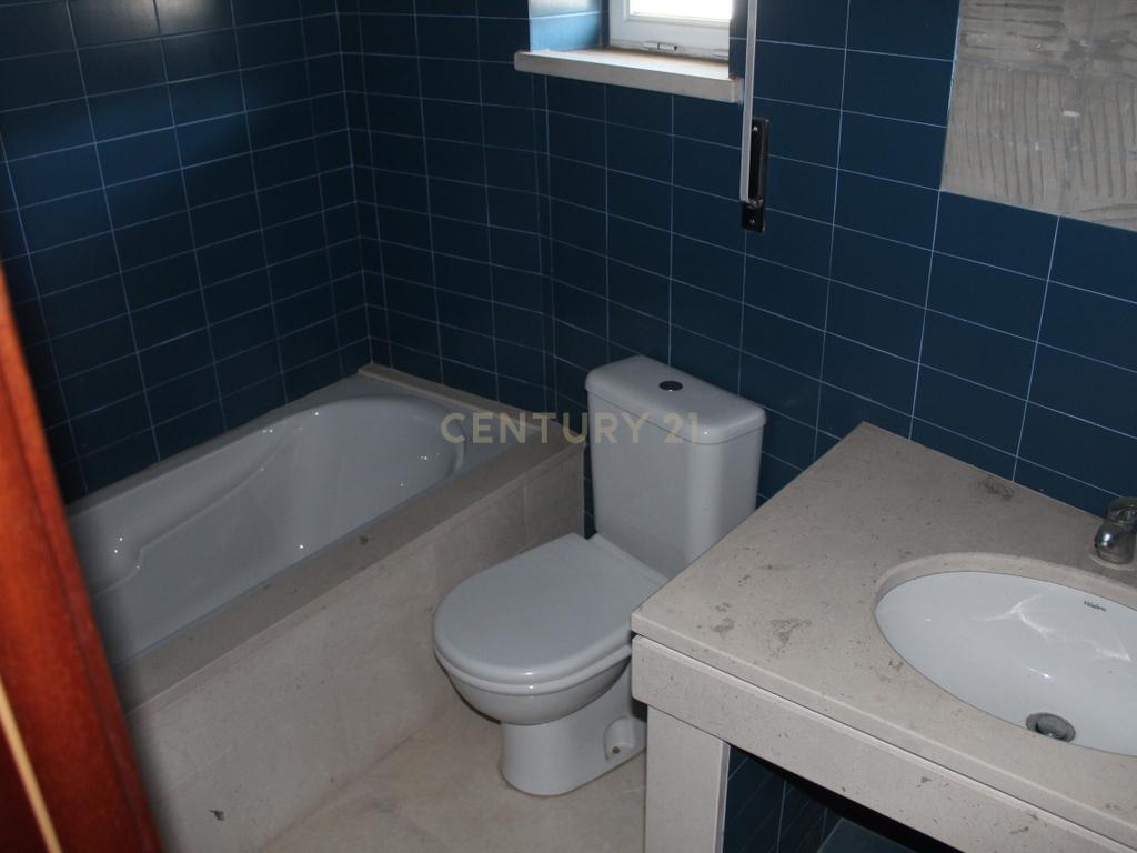Apartamento T3 para Arrendamento em Abrantes – Condomínio Fechado na Zona Histórica - Image 8
