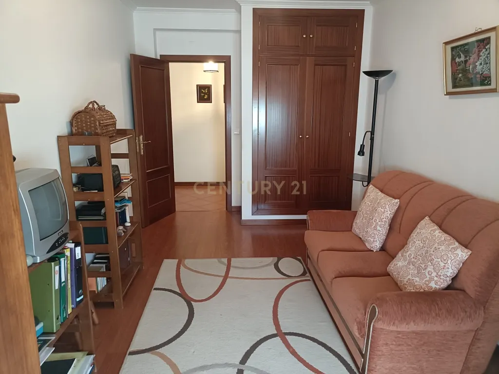 Apartamento T3 com box| Oliveira do Hospital, Coimbra - Image 9