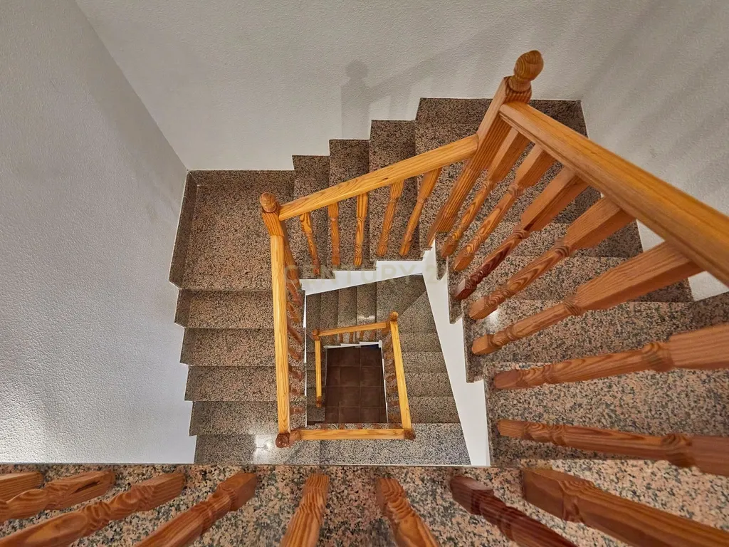 Apartamento T3 em Localização Privilegiada em Lisboa - Image 27