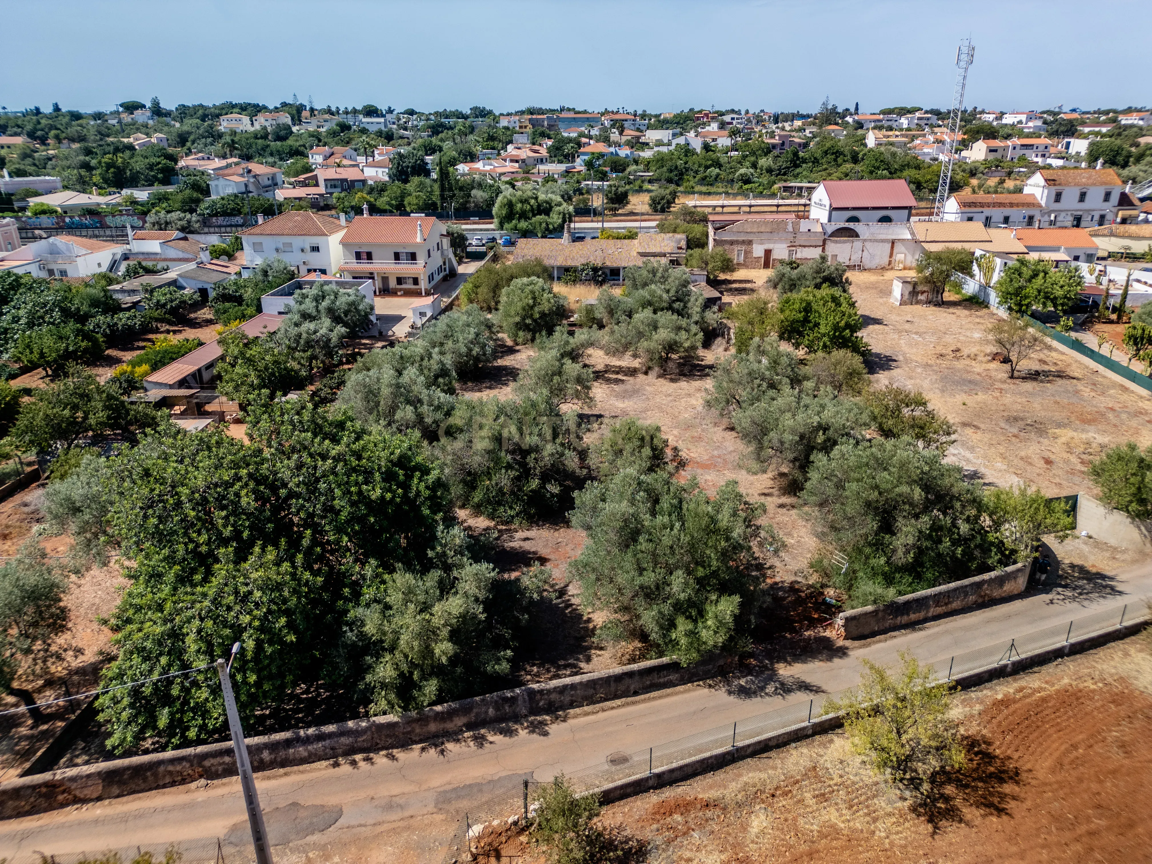 Fotografia 12 de Terreno Urbano | 1.948 m² | 300 m² Construção | Loulé