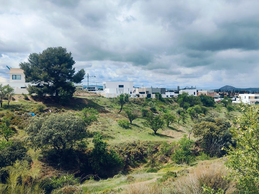 Terreno urbano de 563 m2 na zona baixa de Altos de la Zubia. - Image 5
