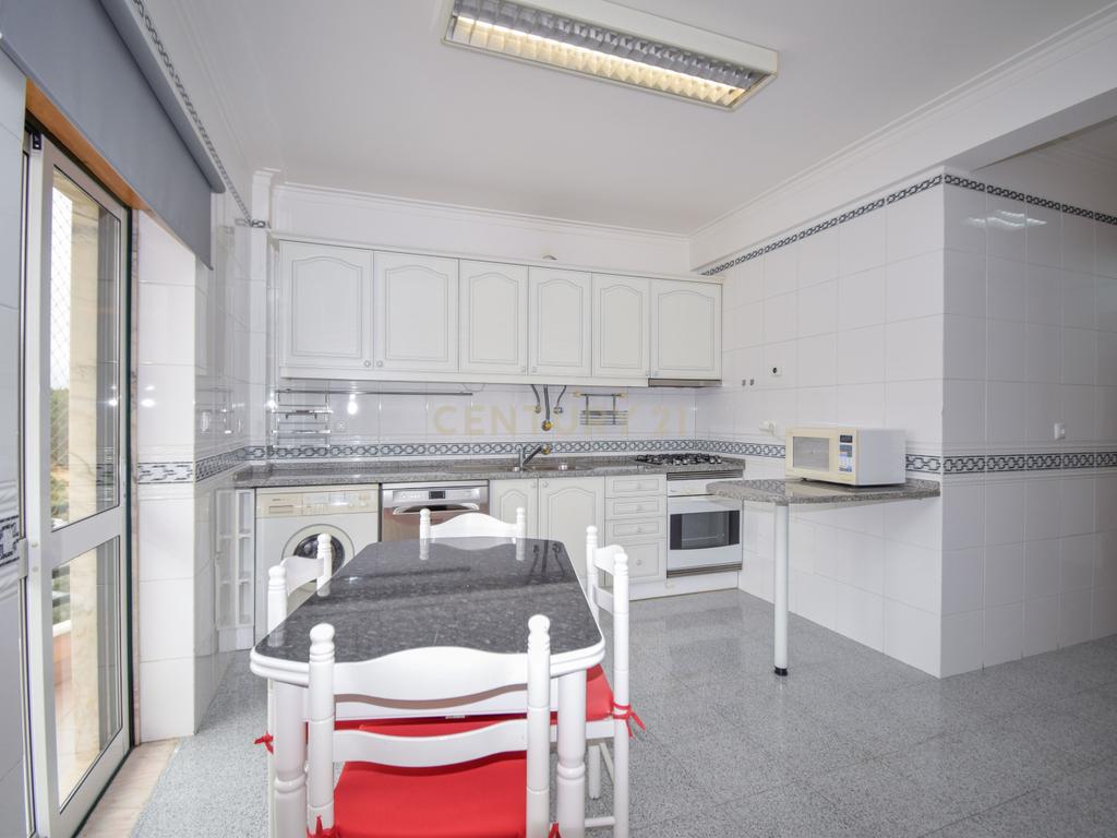 Apartamento T3 em Loures com Garagem - Image 11