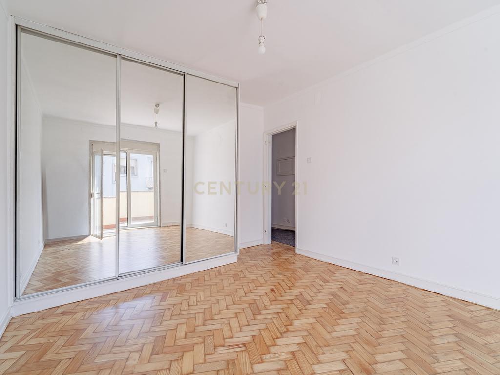 T3 Duplex com Terraço — Campo de Ourique - Image 13