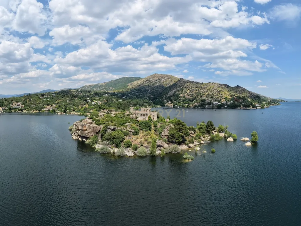 ILHA CENTINELA — UMA ILHA PRIVADA COM CASTELO - Image 1