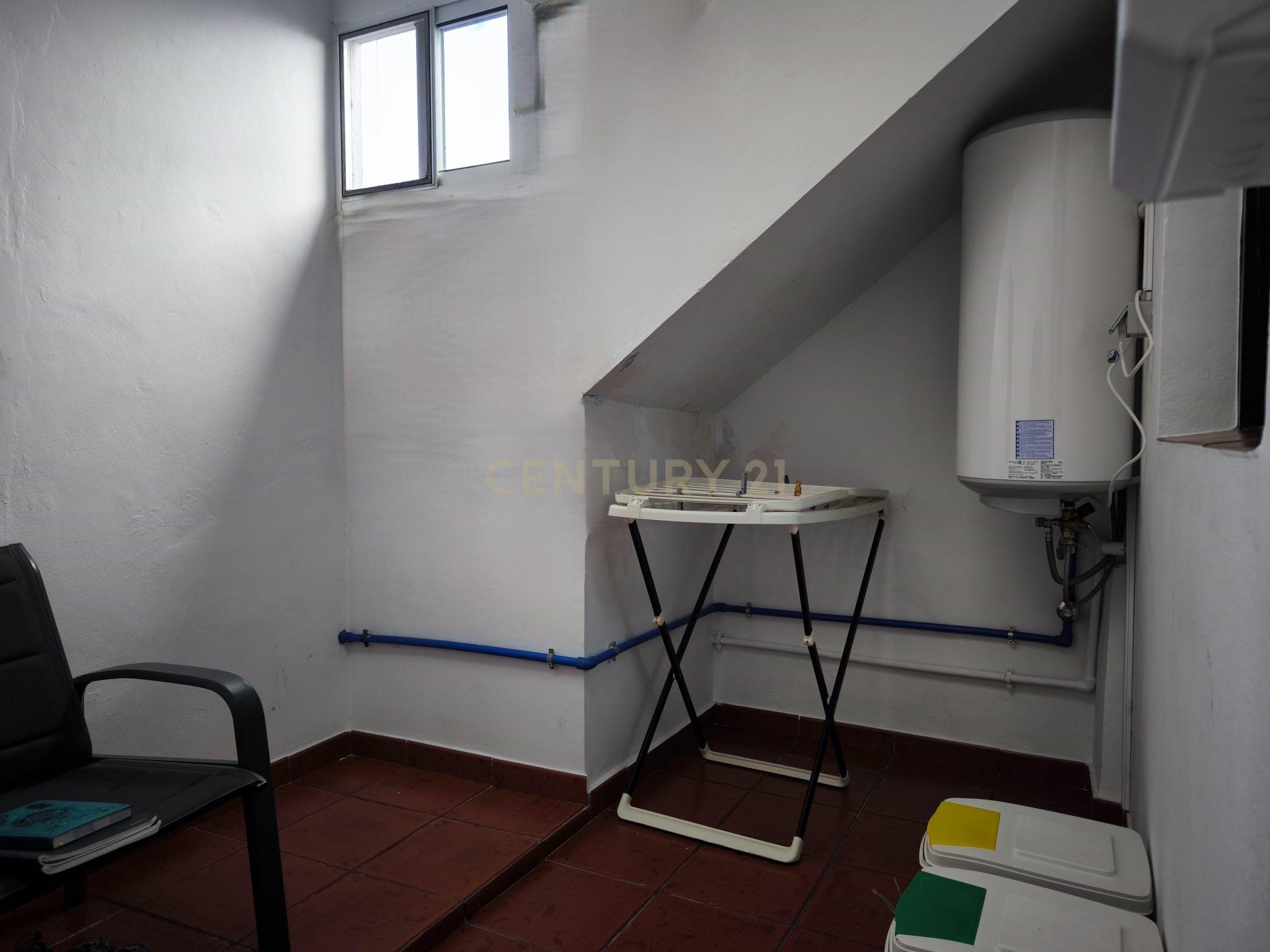 Moradia T2 no Centro da Ribeira Grande – Localização Privilegiada - Image 24