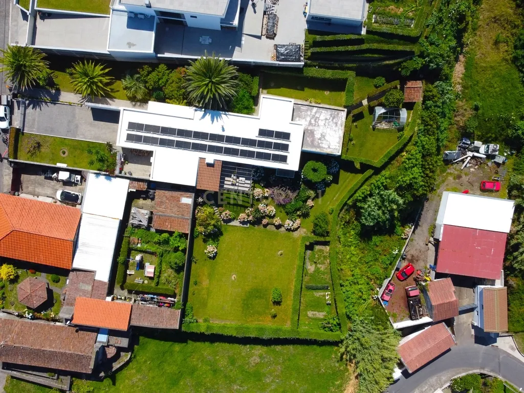 Moradia Contemporânea com Vista Mar, Jardim e Ampla Zona Exterior! - Image 72