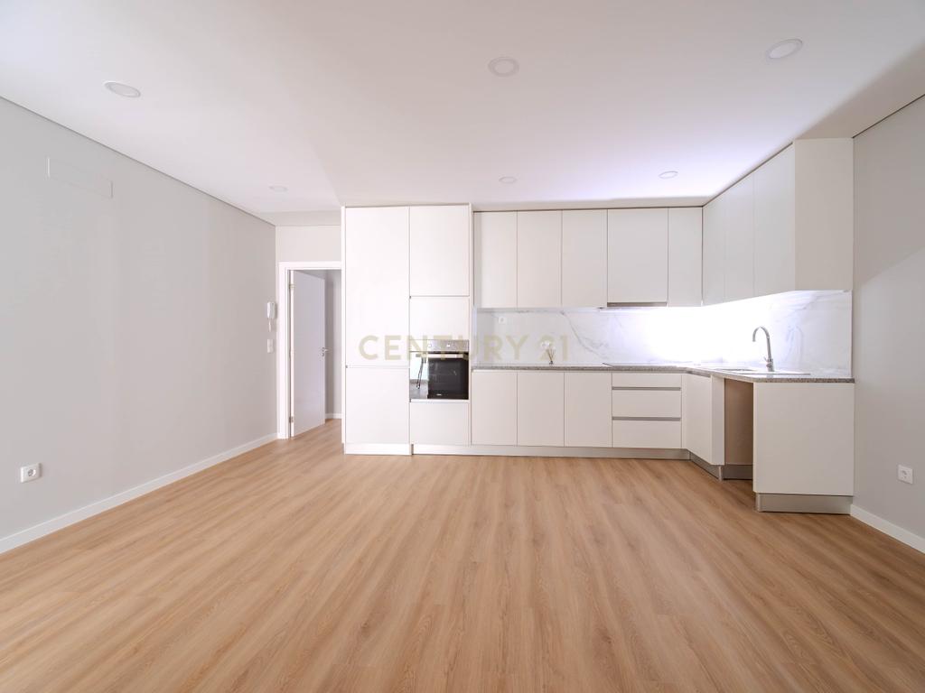 Apartamento T2 Novo com lugar de Estacionamento em Rio Tinto - Image 3