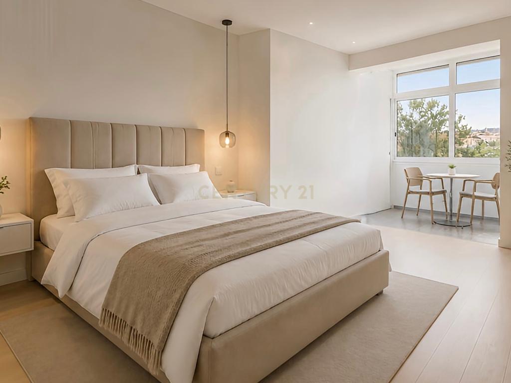 T2 duplex, remodelado com 91 m², sotão e varanda em Pai do Vento, Cascais - Image 5