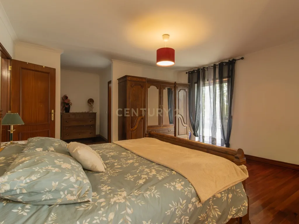 Excelente Moradia T4 - Image 24