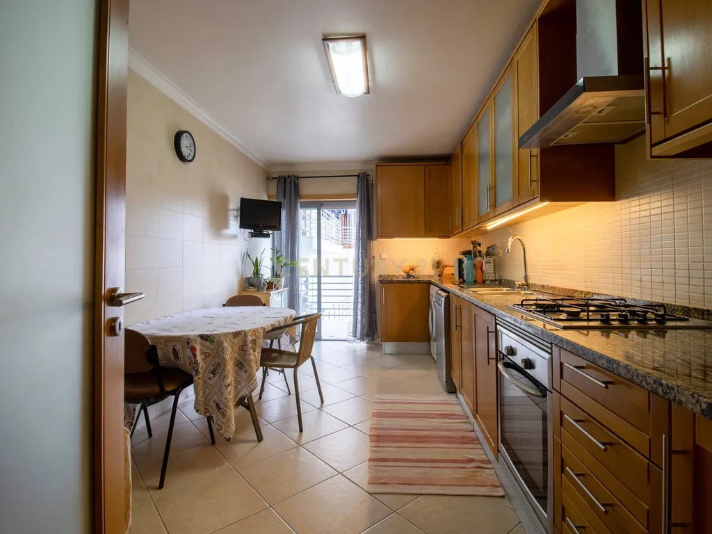 Apartamento T2 em Alfeizerão | Excelentes Áreas - Image 1