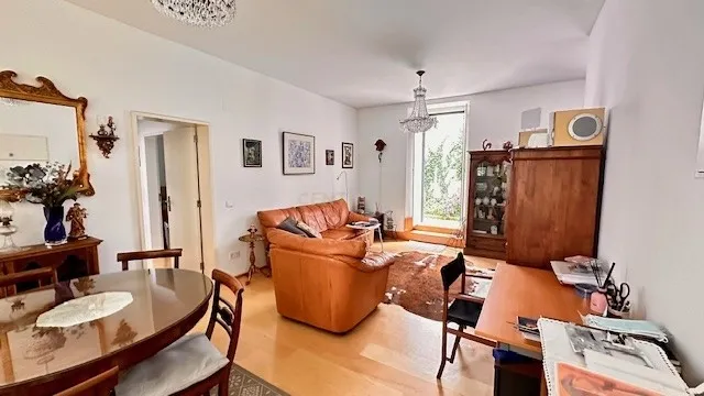 Venda de apartamento T1 no coração de Lisboa - Image 4