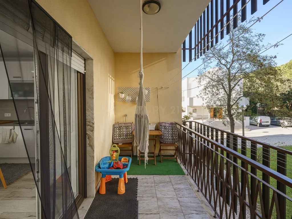Apartamento T4 renovado | 175 m² | 3 varandas | Bairro do Liceu, Setúbal - Image 12