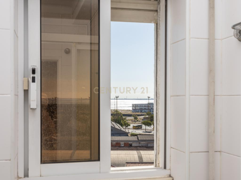 Apartamento T3 em Almada com Excelente Localização - Image 41