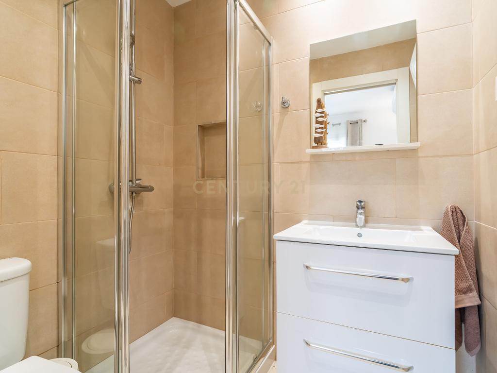 Moradia renovada com vista para o mar e perto da praia – Torreblanca, Fuengirola - Image 24