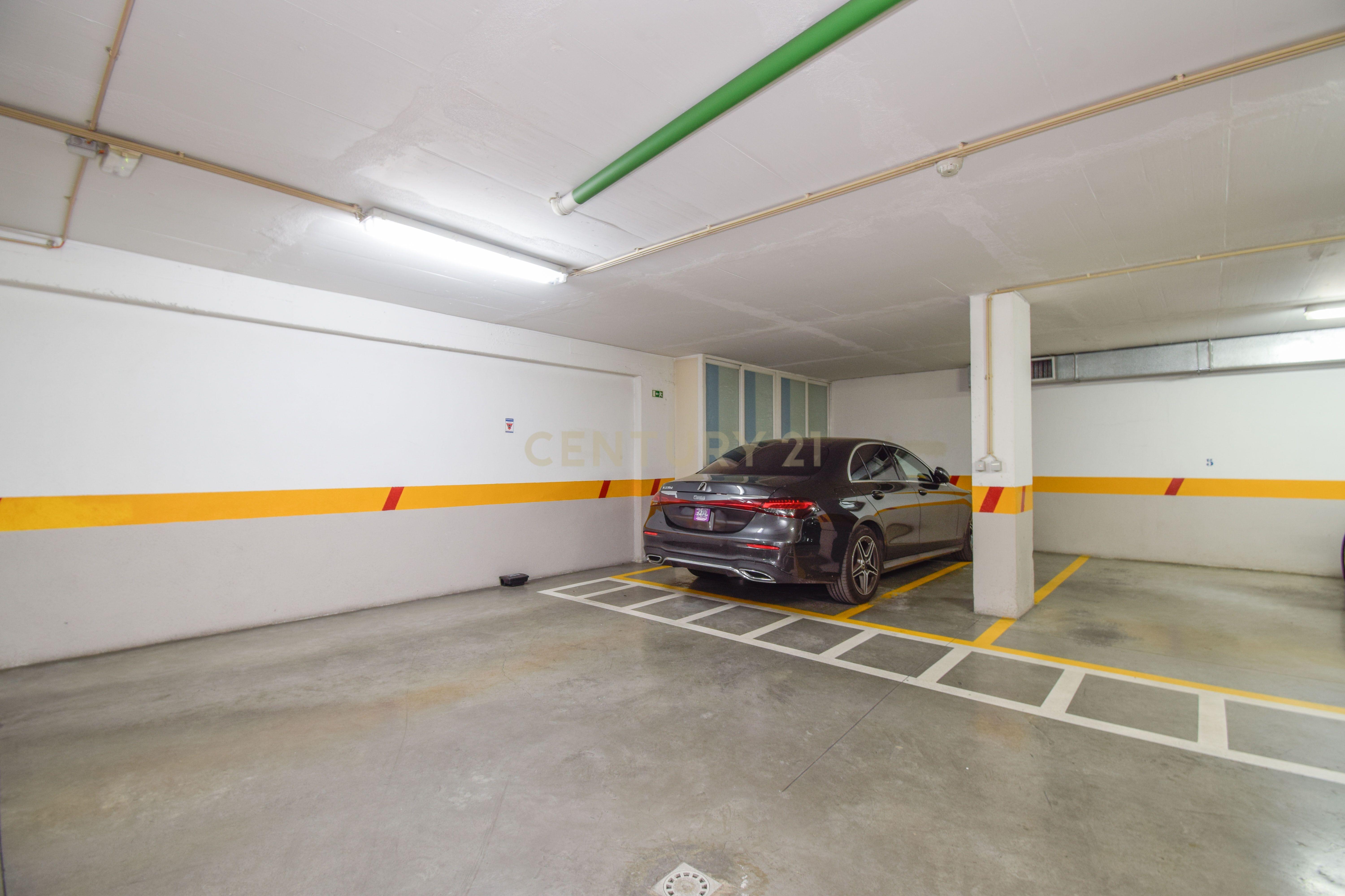 Arrendamento - T3 com Terraço e Varanda no Parque das Nações – Lisboa - Último Andar com Garagem - Image 23