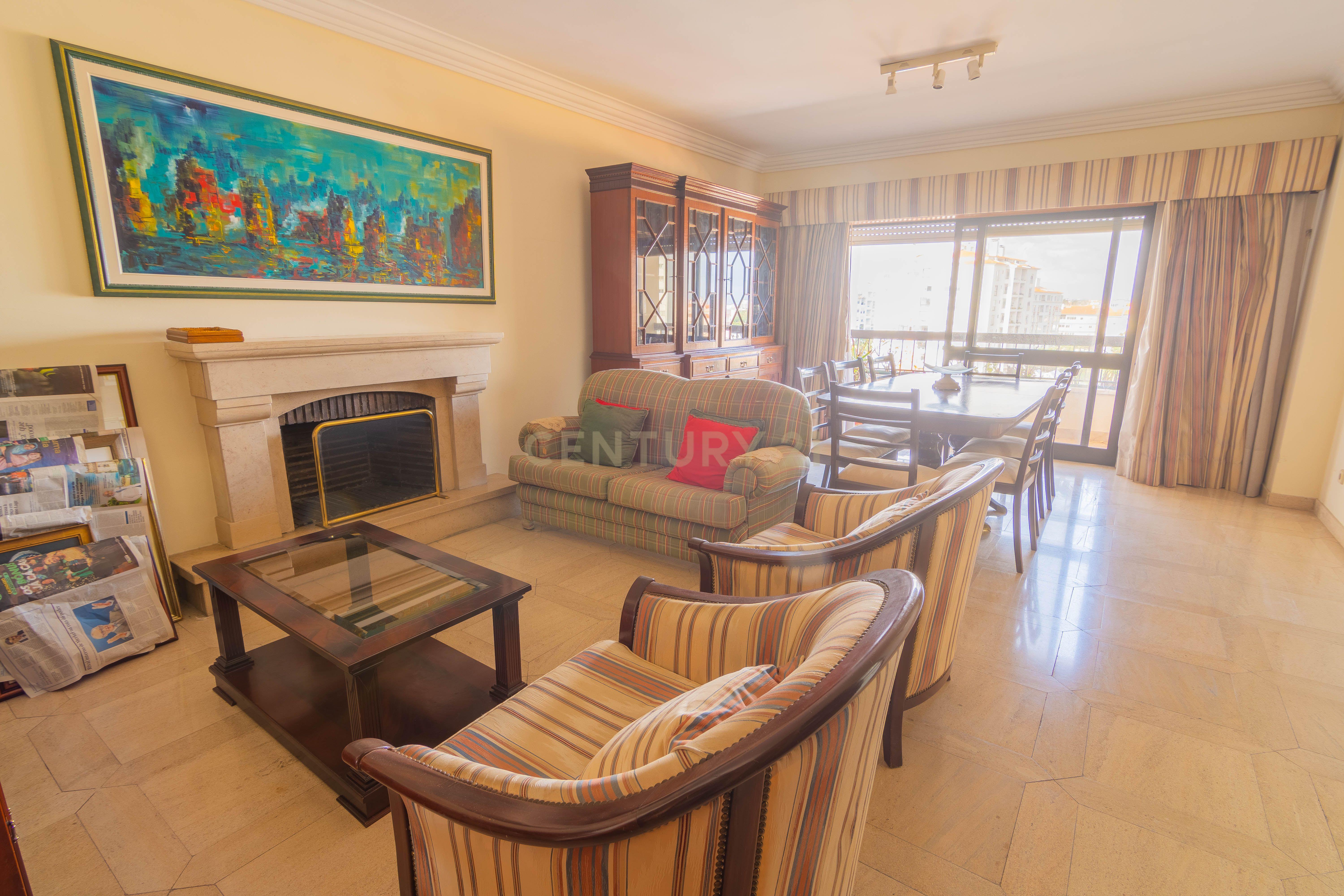 Apartamento T3 em Cascais com Vista Mar e Terraço - Image 3