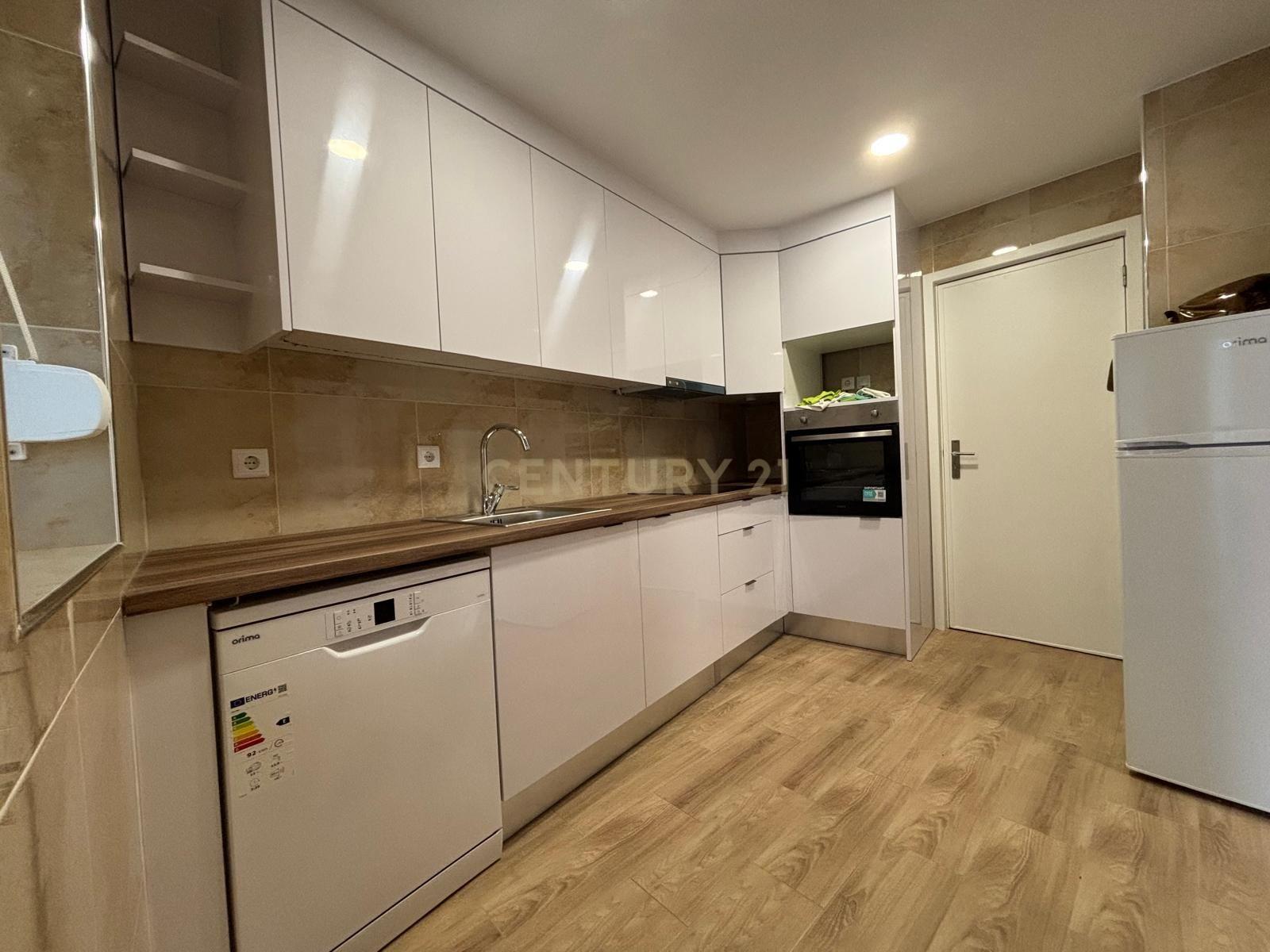 Fotografia 4 de ARRENDAMENTO - Apartamento T3, todo renovado no centro da cidade de Pombal