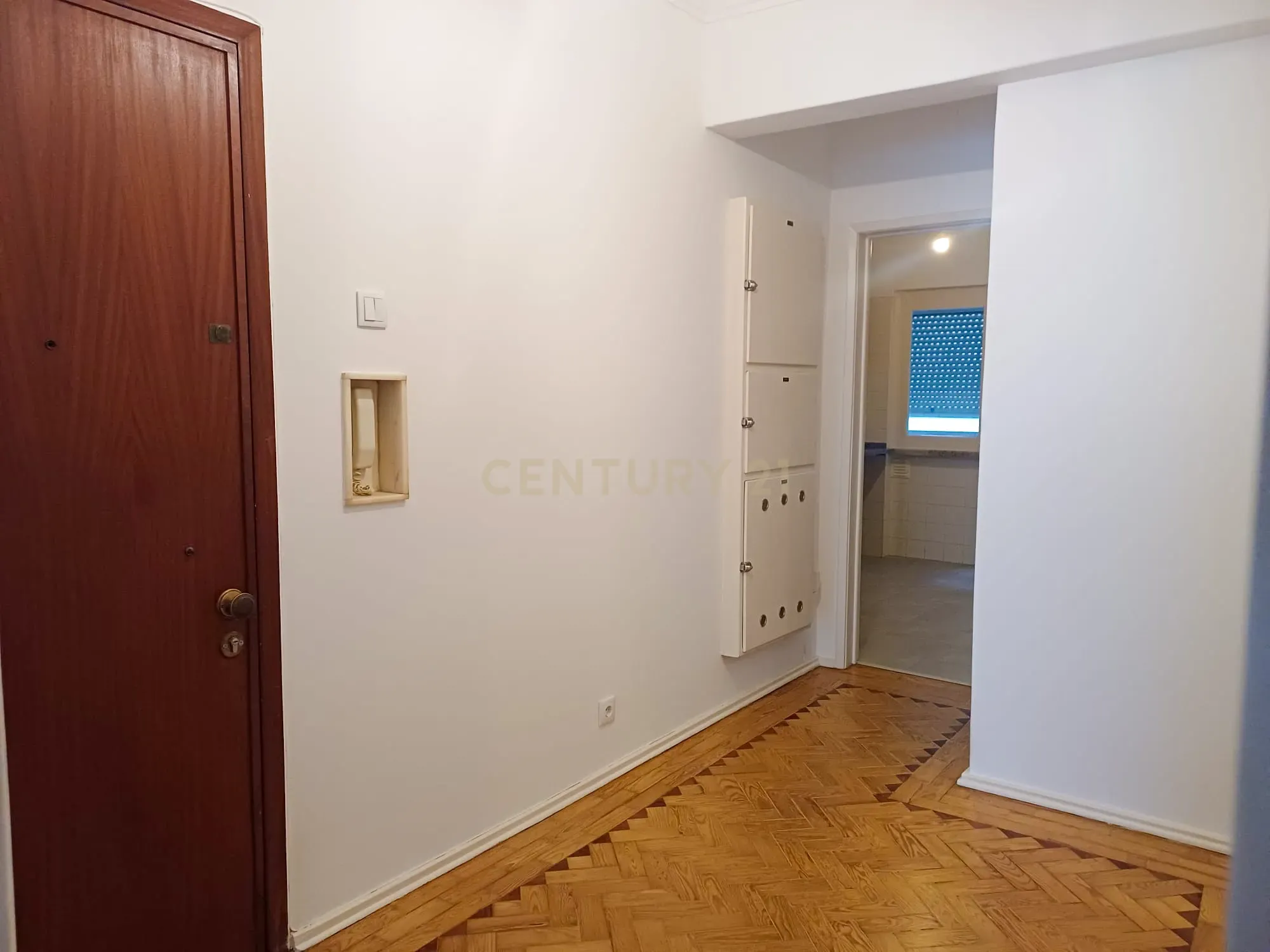 Apartamento T2, recentemente renovado,  no Lumiar Lisboa - View 4