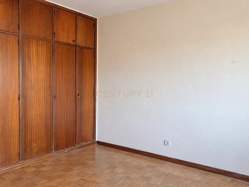 Moradia T3 com garagem, terraço e quintal em Vendas de Azeitão - Image 19