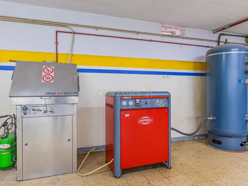 Trespasse Armazém Amplo com Oficina Totalmente Funcional Amadora - Image 29