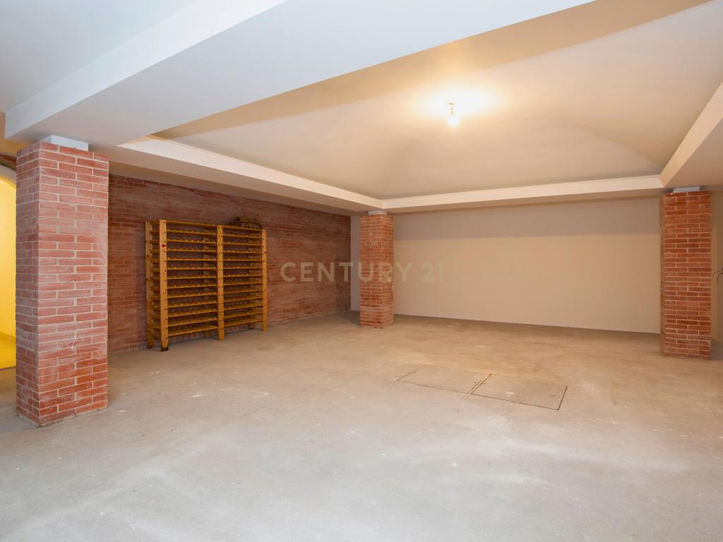 Moradia T7 com Piscina em Alcabideche- Cascais - Image 39