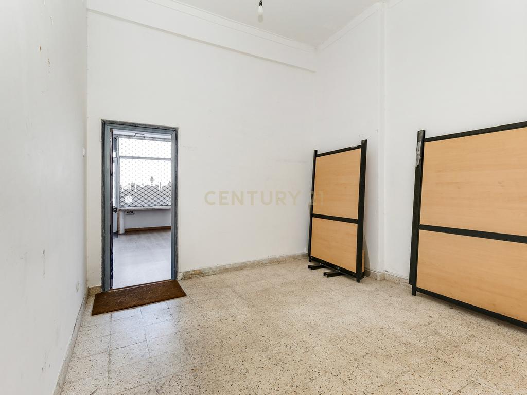 Loja no Lumiar, na Calçada de Carriche com 60 m2 num só piso - Image 5