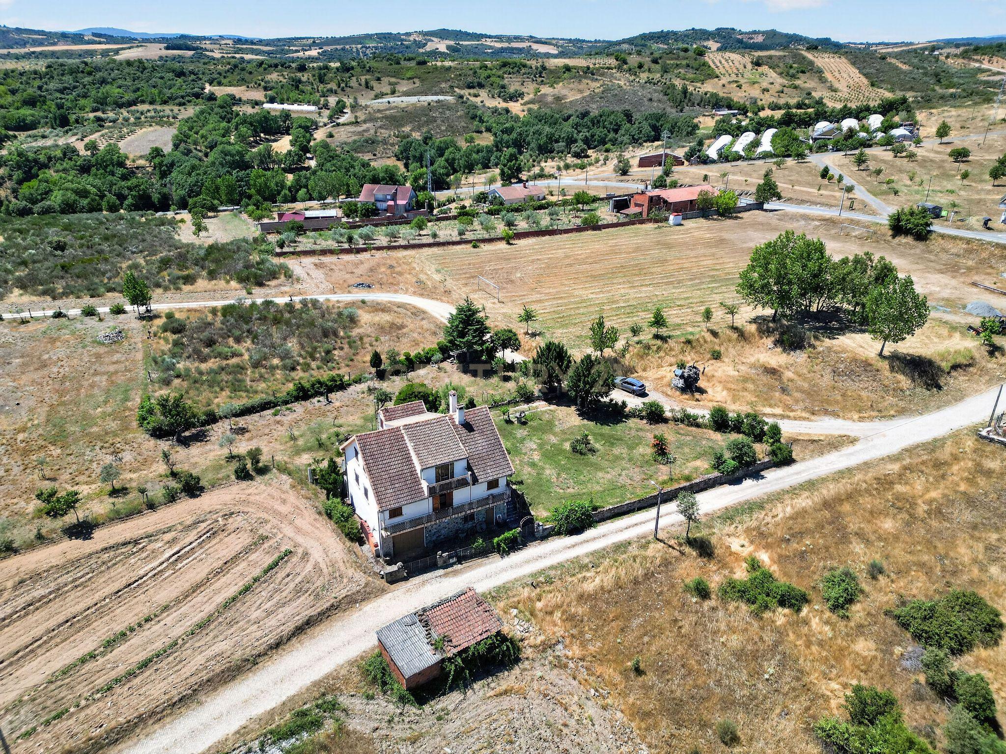 Moradia T6+ à venda em Quintanilha, Bragança — foto 2