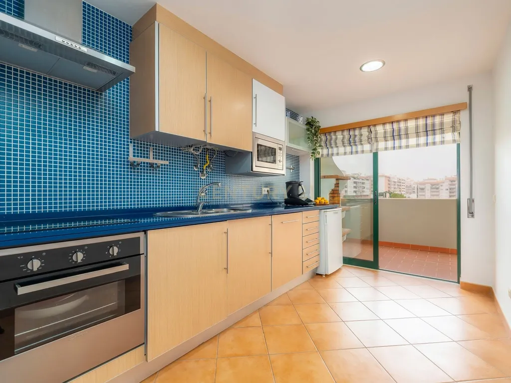 Apartamento T1 | Vista mar | Piscina | Estacionamento | Praia 100mt | Armação de Pera | Algarve - Image 16