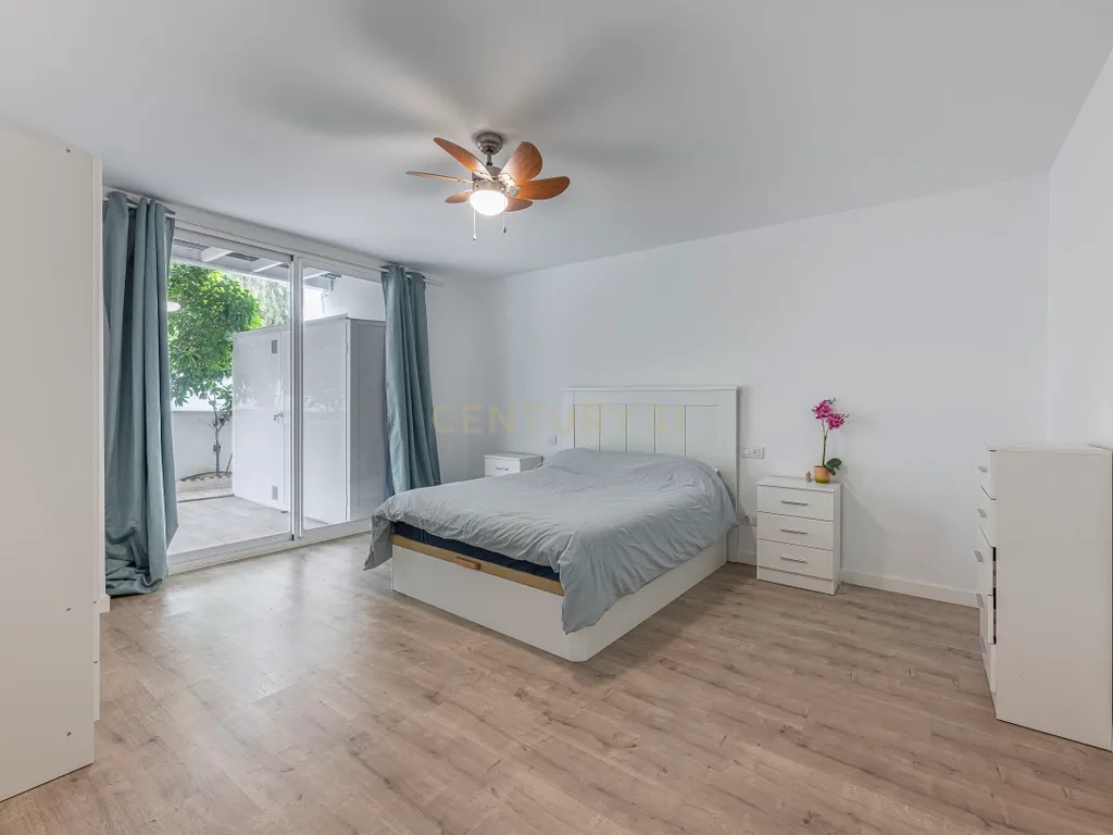 Moradia de Luxo a 500 Metros da Praia - Image 21