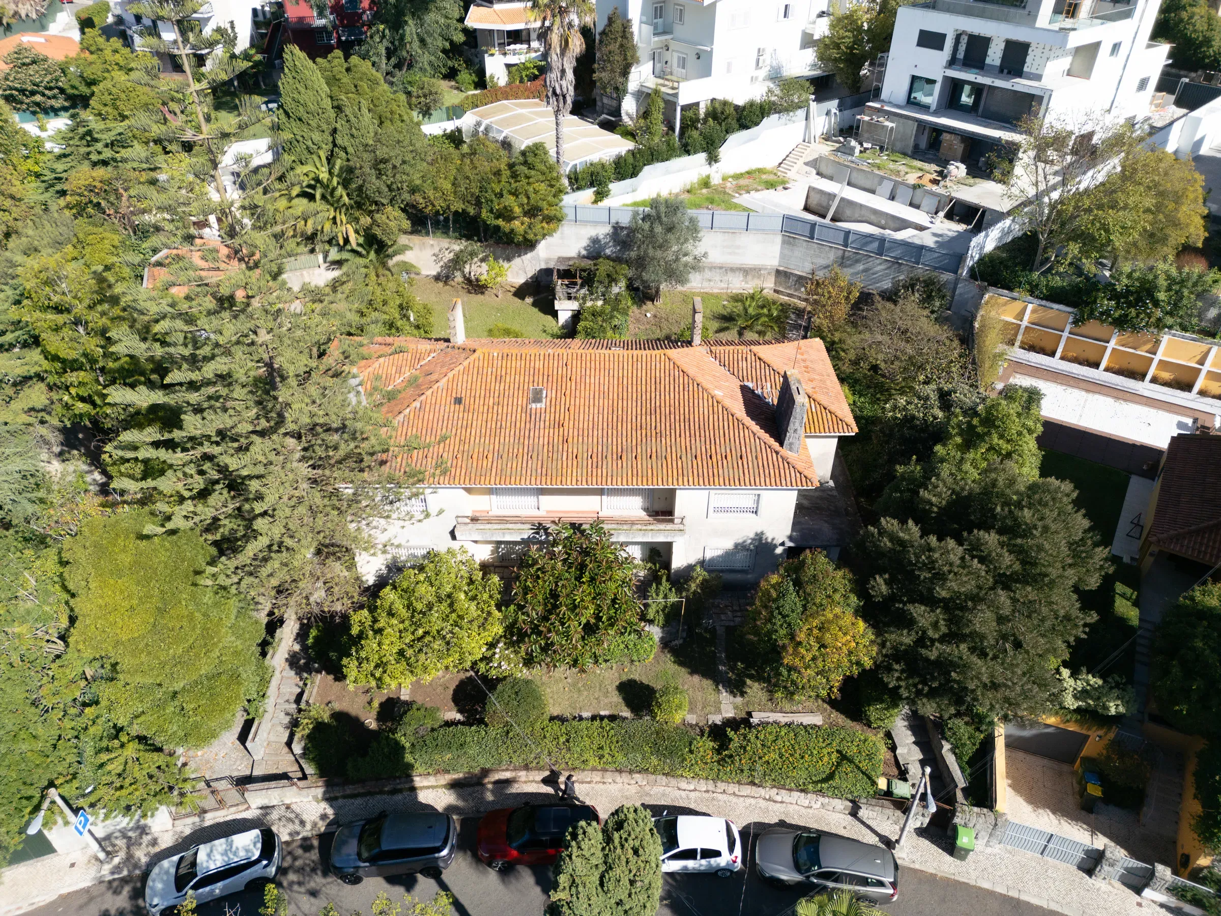 Moradias para remodelação no Restelo - Image 12