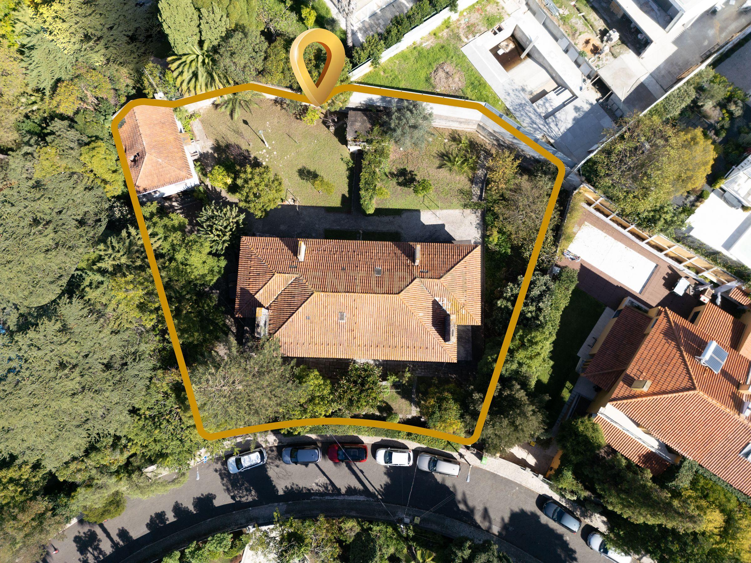 Moradias para remodelação no Restelo - Image 10