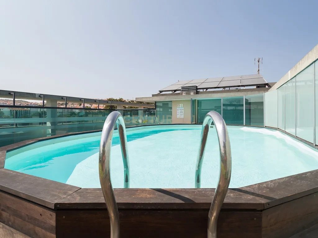 Apartamento T2 num condomínio com Vista Panorâmica em Odivelas, Famões - Image 28