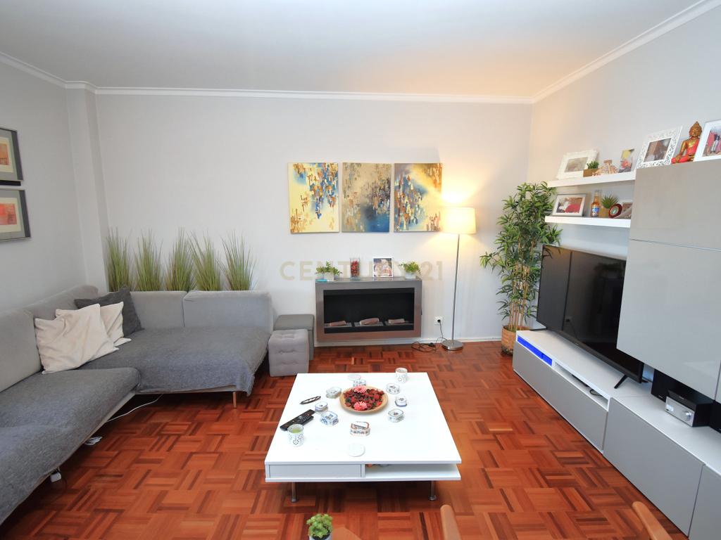 Excelente Apartamento T3 em Algés – Conforto e Localização Premium - Image 12