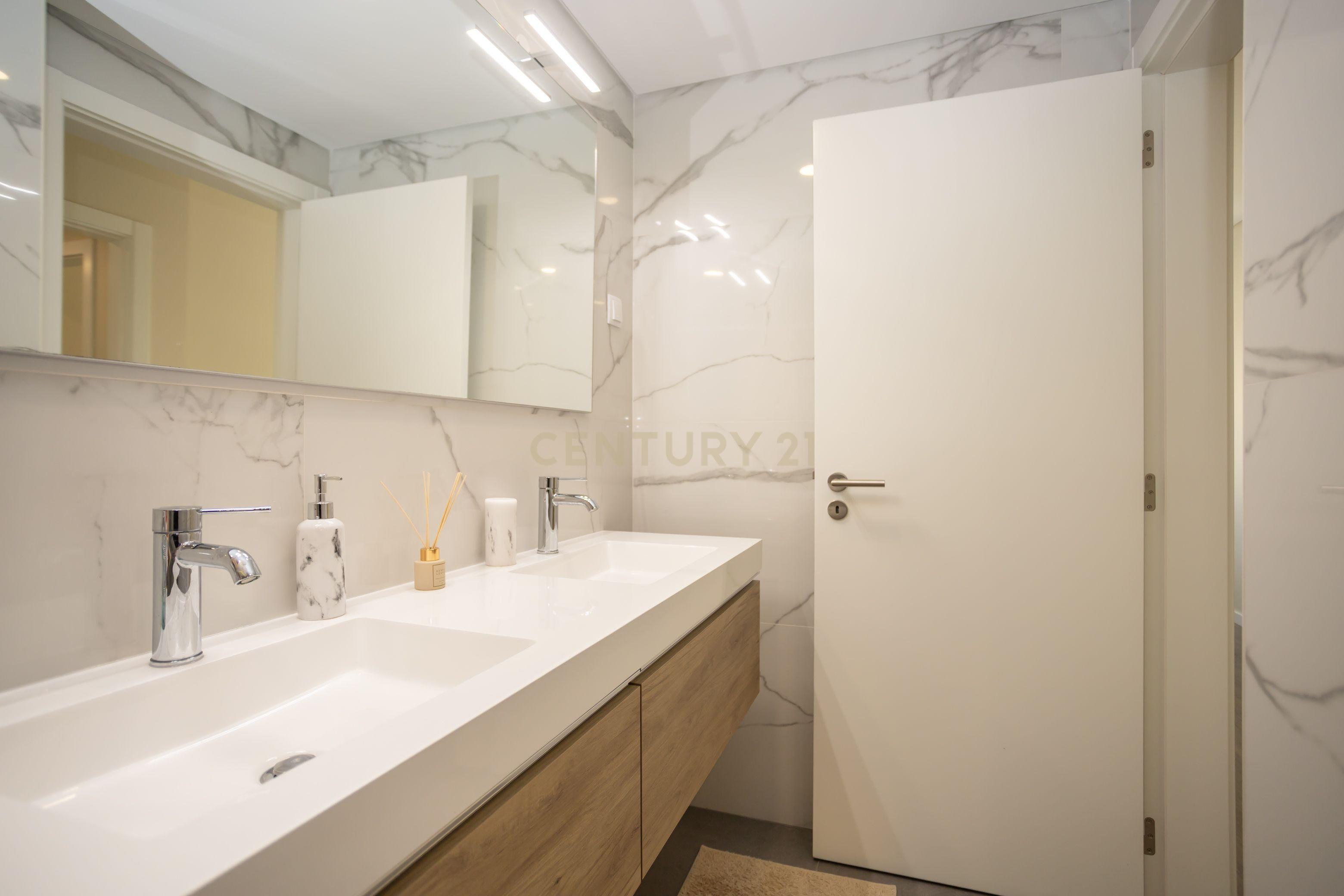 Apartamento T3 Remodelado | Bairro Novo | Seixal - Image 17