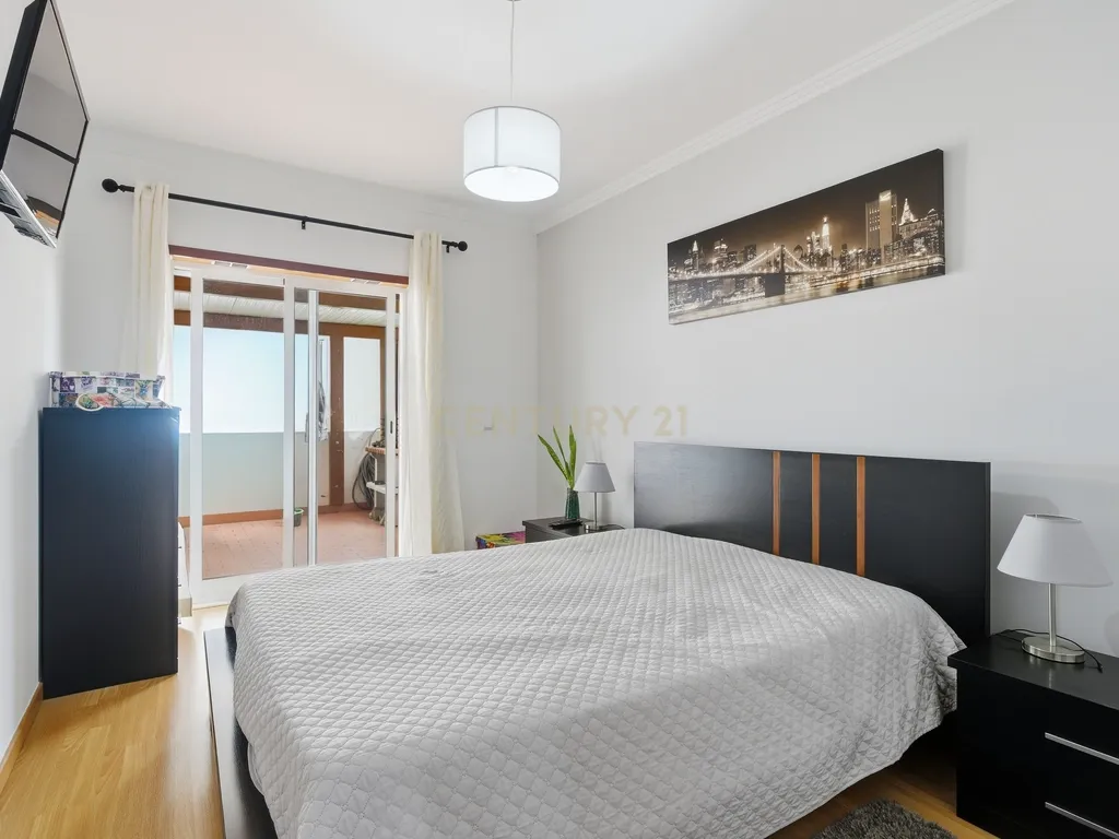 Apartamento T3 com terraço e churrasqueira – Merceana, Alenquer - Image 24