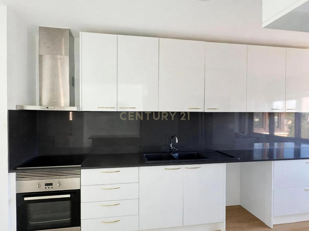 Apartamento T3 Remodelado | Odivelas | Negociável - Image 5