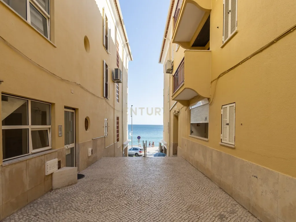 Apartamento T2 no centro de Sesimbra, a poucos passos da praia - Image 23