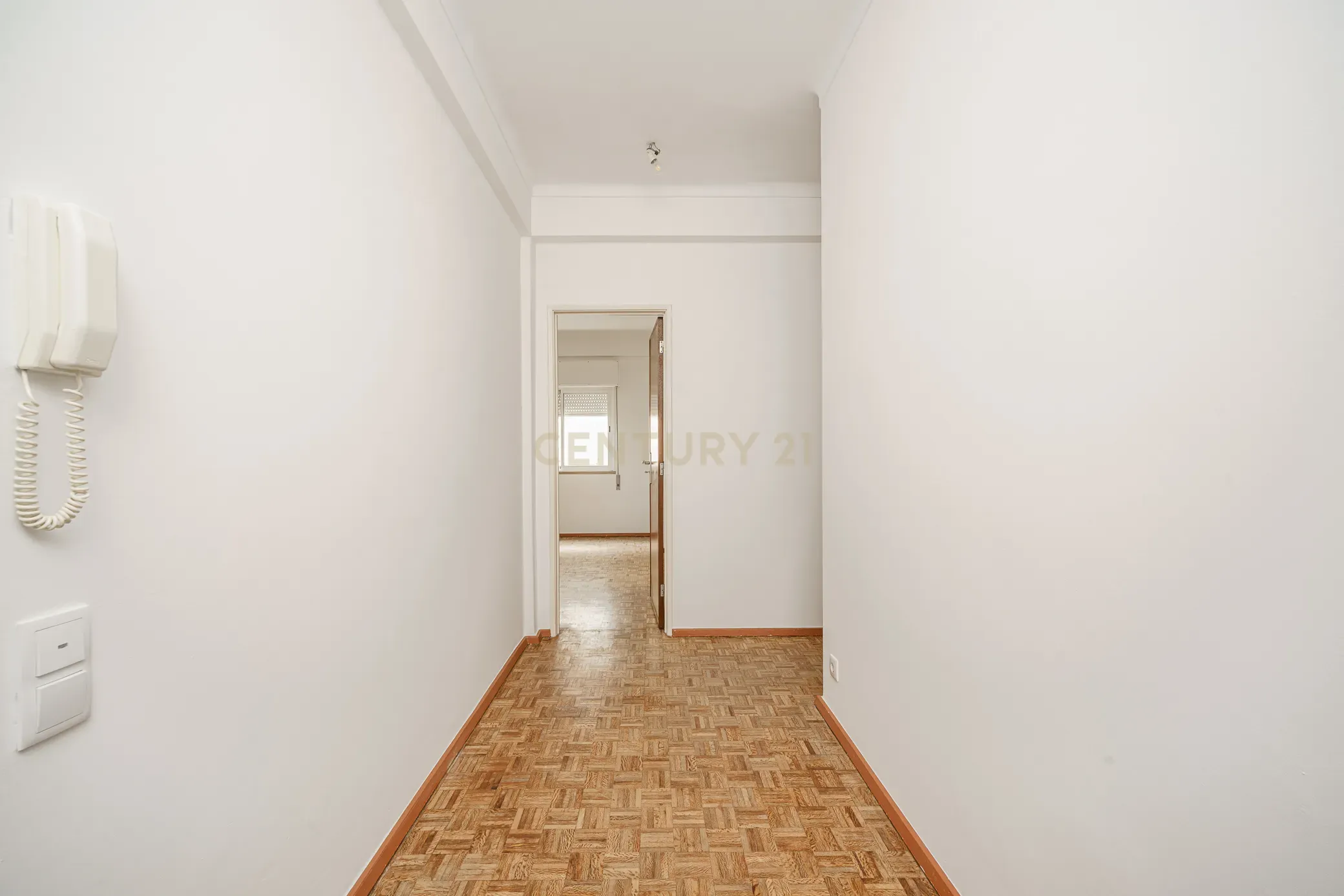 T3 Remodelado no Centro de Setúbal- Campo dos Arcos - Image 12