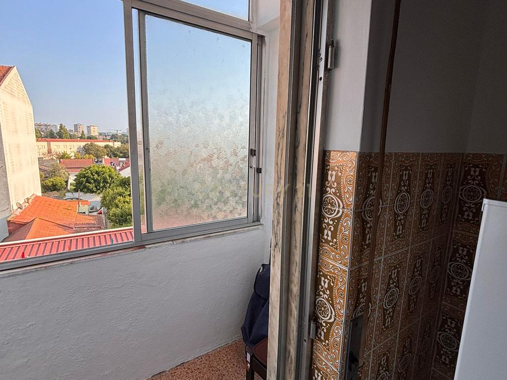 Apartamento T3 em Setúbal com Vista Campestre e Boa Localização - Image 10
