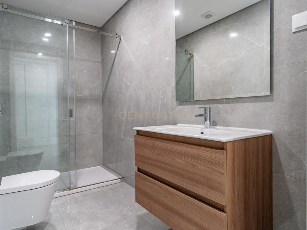 Apartamento T2 Novo a Estrear, Piscina, Estacionamento Privativo, no Centro de Albufeira – Correeira - Image 8