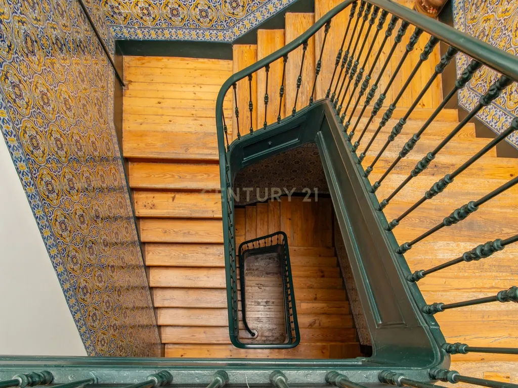 Penthouse Duplex T8 em Campo de Ourique - Lisboa - Image 2