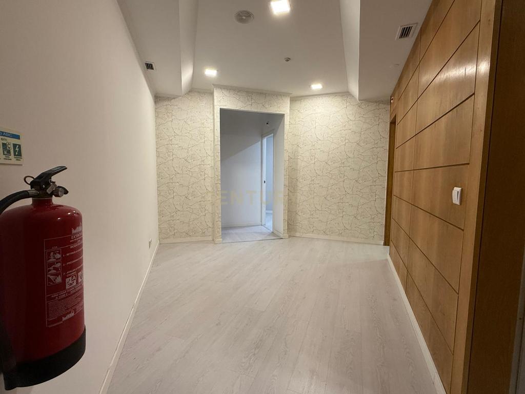 Arrendamento Loja 130 m2 na Praça Gil Vicente no centro de Almada - Image 28