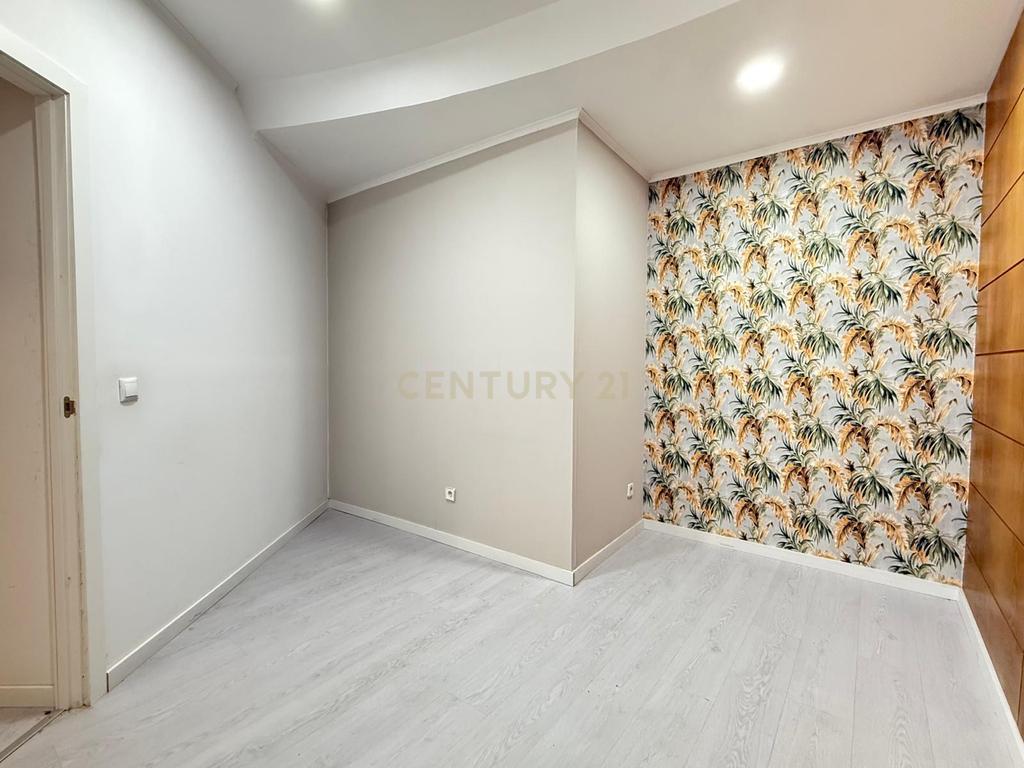 Arrendamento Loja 130 m2 na Praça Gil Vicente no centro de Almada - Image 19