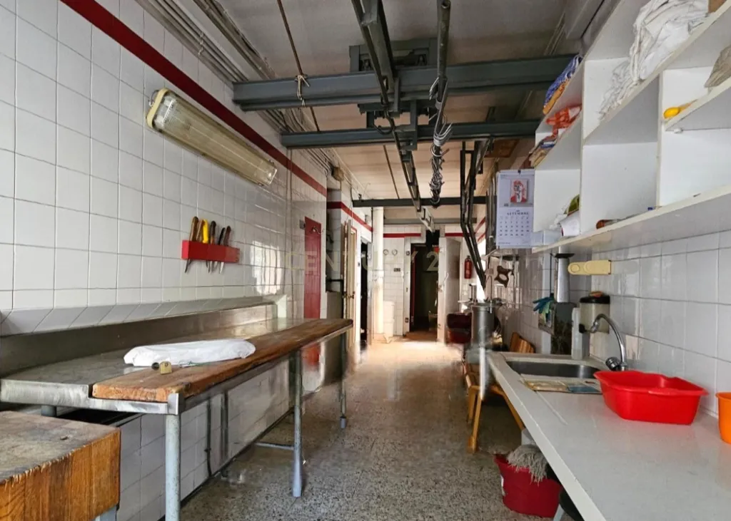 GRANDE CASA À VENDA NO CENTRO DA VILA DE CERVELLÓ, A APENAS 15 KM DE BARCELONA E DO AEROPORTO EL PRAT - IDEAL PARA VÁRIAS FAMÍLIAS OU COMO MASIA SEM JARDIM - Image 24