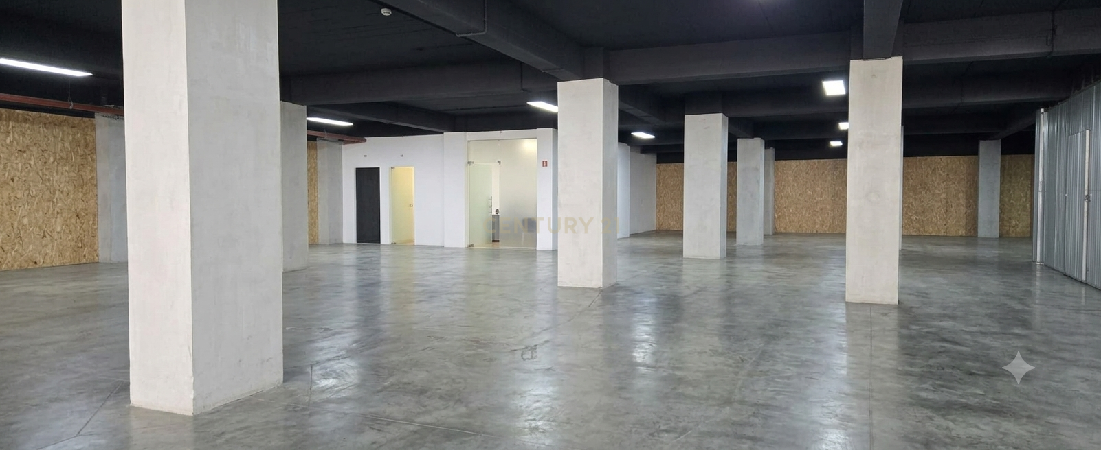 Fotografia 5 de Espaço Comercial | 600 m² | Centro da Pontinha | Investimento com Rendimento