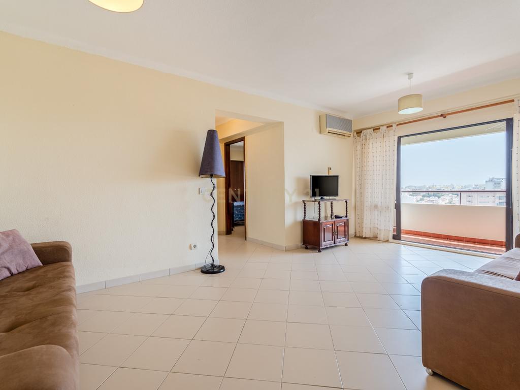 Apartamento T2 com vista rio, a 2 minutos da zona ribeirinha, em Portimão - Image 9