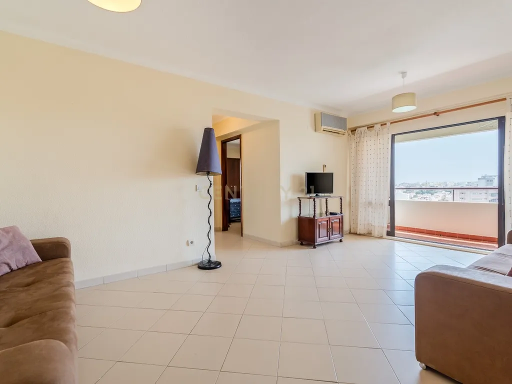 Apartamento T2 com vista rio, a 2 minutos da zona ribeirinha, em Portimão - Image 9